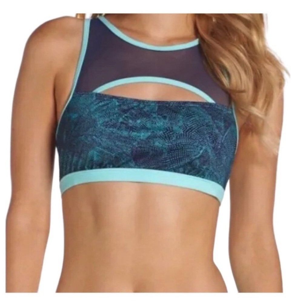 NWT Zella performance swim top - Picture 3 of 11